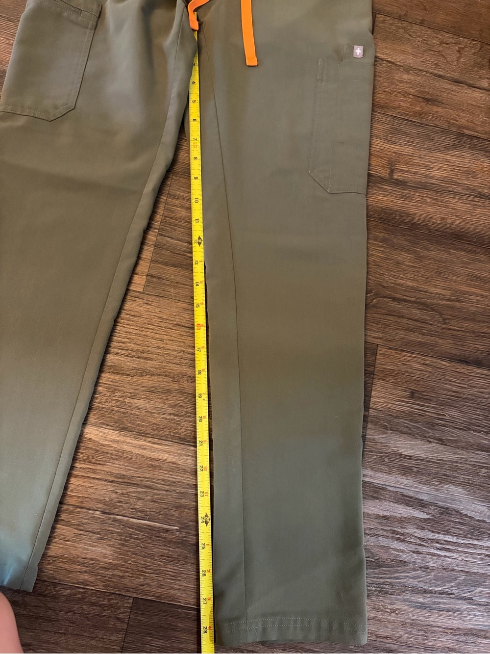 Figs Women’s Olive Green w/ Neon Orange Drawstring Yola Scrub Pant Size XS - Picture 2 of 6